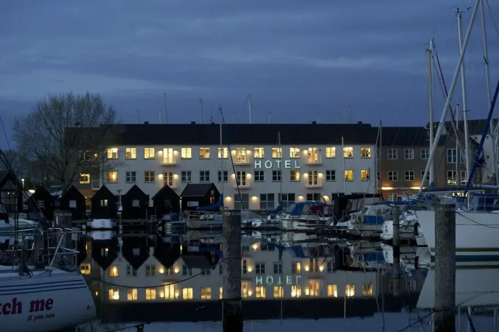 bb hotel aarhus havnehotellet denmark.net